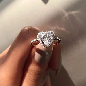 New Crystal Heart Shaped Wedding Ring